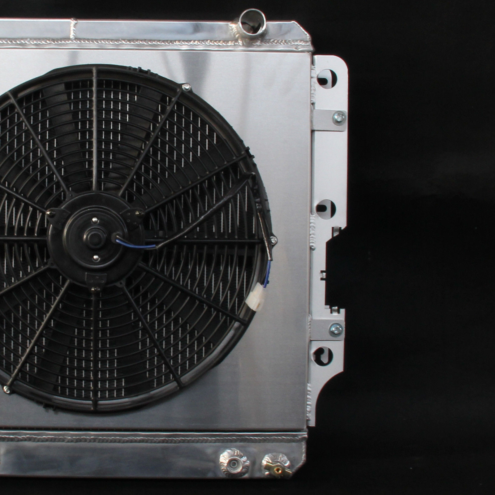 3 Row + Fan Shroud Aluminum Radiator For Jeep Wrangler YJ TJ 19872006