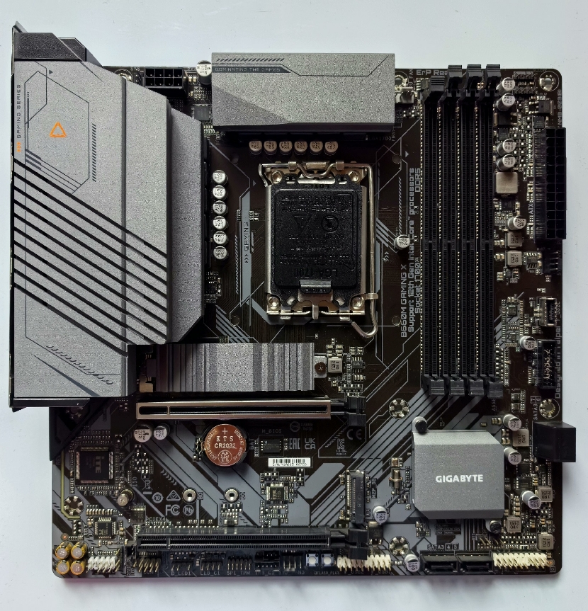 CPU GIGABYTE b660m wifi i7 12700 ram 32gb GIGABYTE B660M AORUS PRO AX DDR4 (B660/ Intel/LGA/ 1700