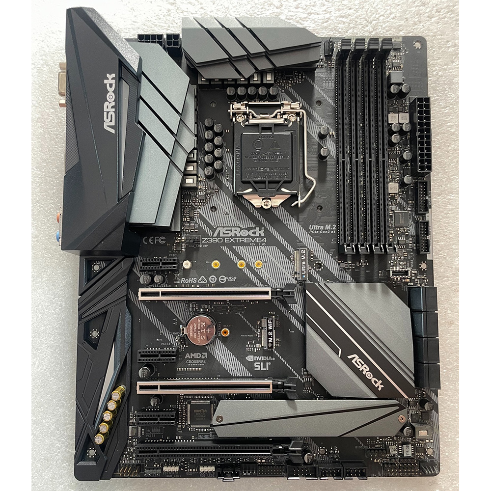 Z390 extreme4/ i7 9700k/ DDR4 32GB 三点セット bc0ee2b208075f5e.jpg