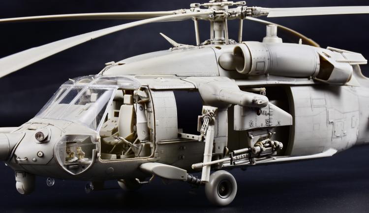 Kitty Hawk 1/35 MH-60L Blackhawk KH50005 & Resin Figures Set