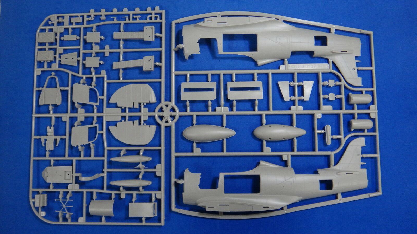 Kitty Hawk 32013 1/32 P-39Q/N Airacobra 1943 Assembly model | eBay