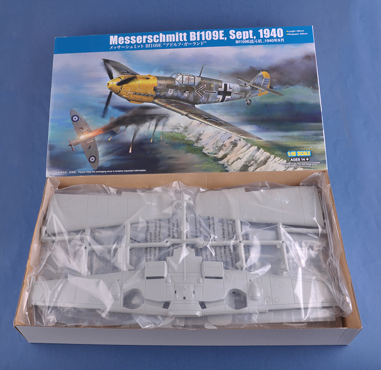 HOBBY BOSS 81809 1/18 Messerschmitt Bf109E Sept 1940 Plastic