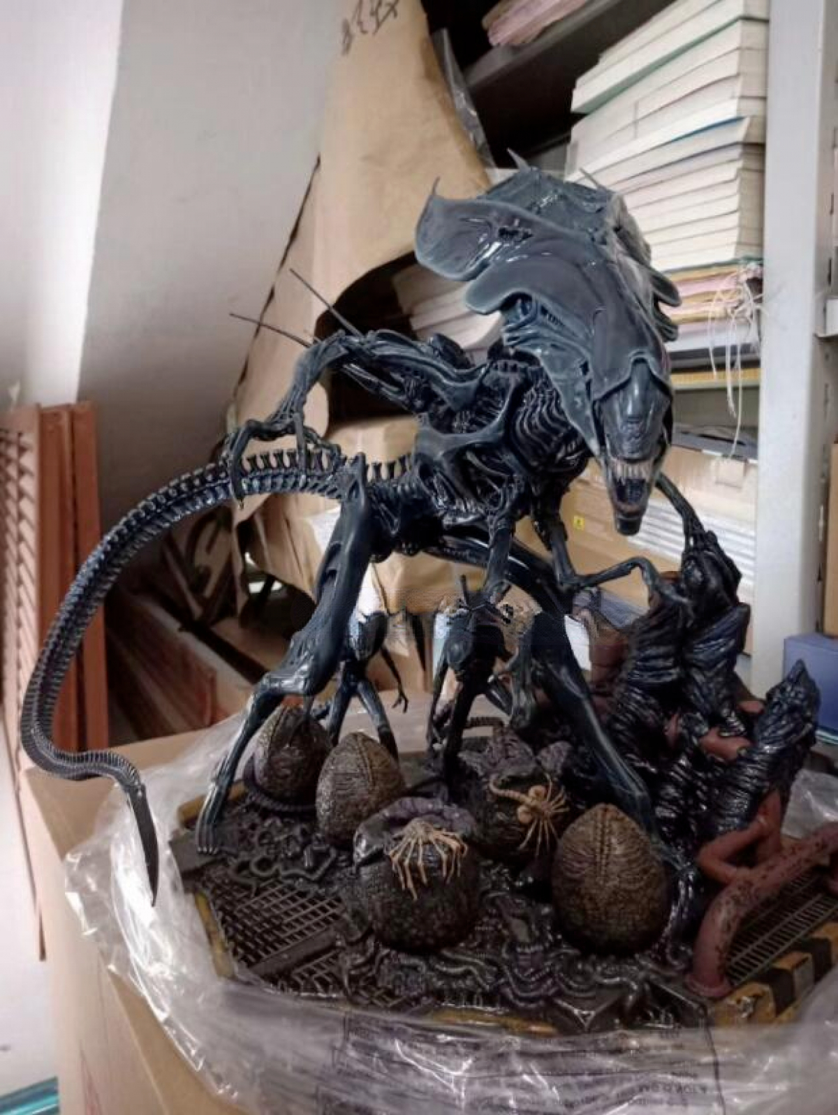 Alien Queen Statue Figure Model Collectible Resin Painted Limited