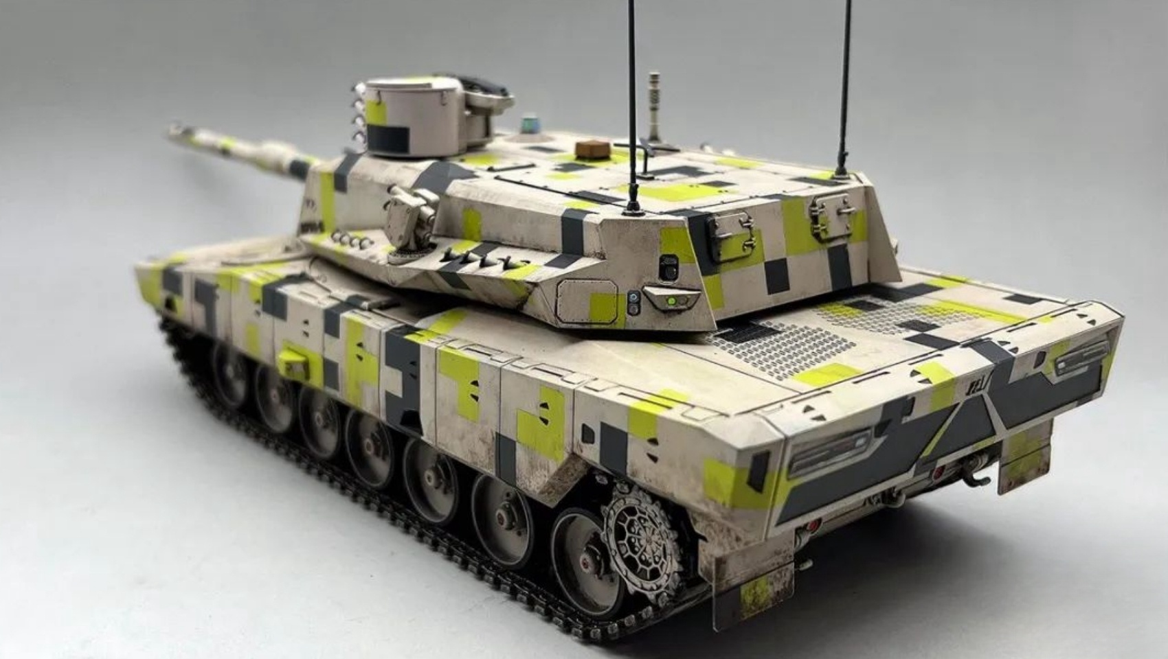 Amusing 35A065 1/35 KF51U Panther 4th Generation Main Battle