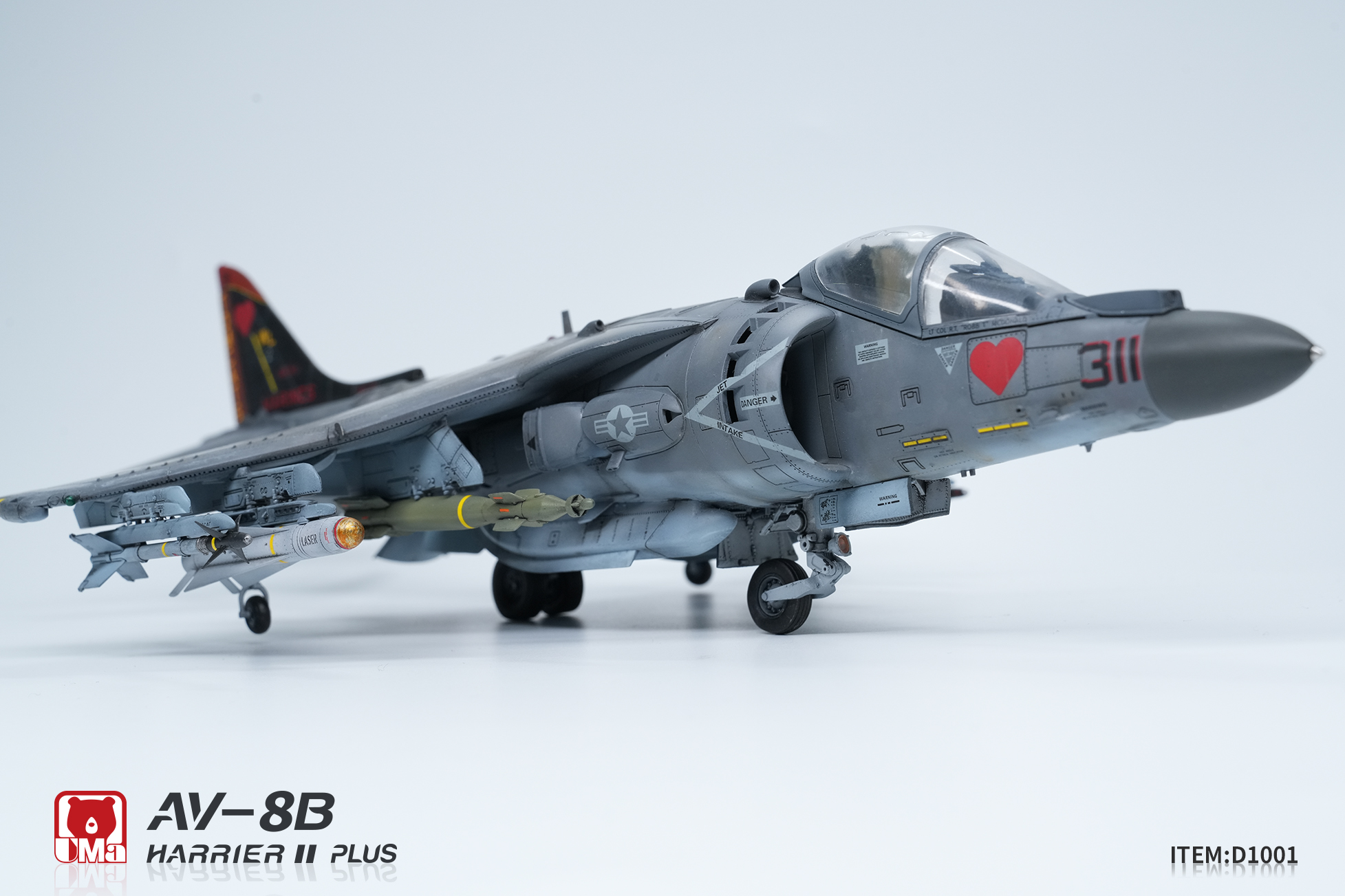 UMa Model 1/48 US D1001 AV-8B Harrier II Plus Attack