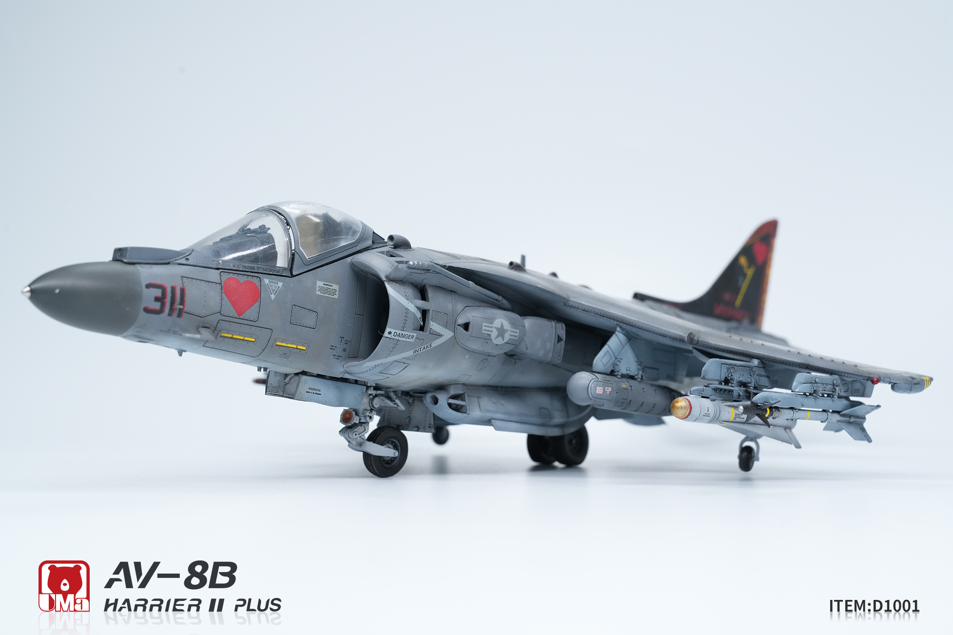 UMa Model 1/48 US D1001 AV-8B Harrier II Plus Attack