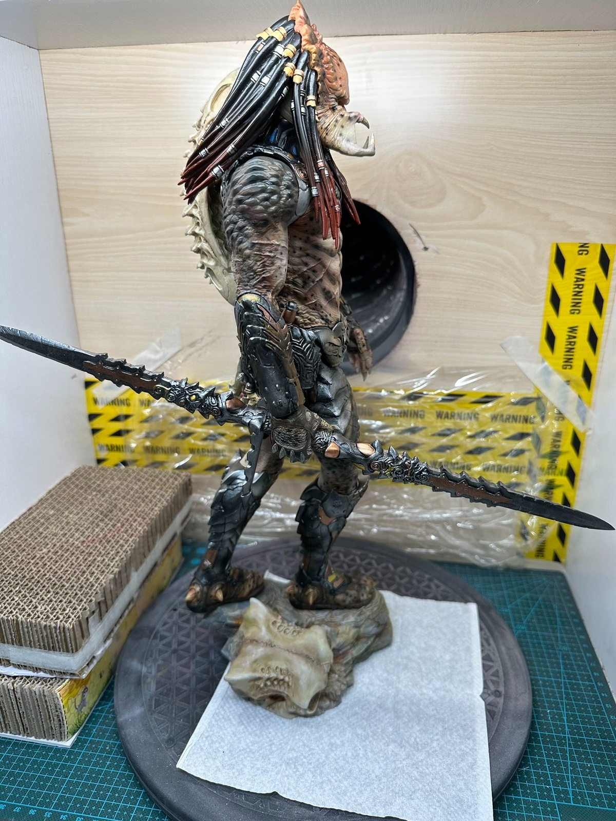 Narin Predator Statue Resin Figure Model Collectible Limited