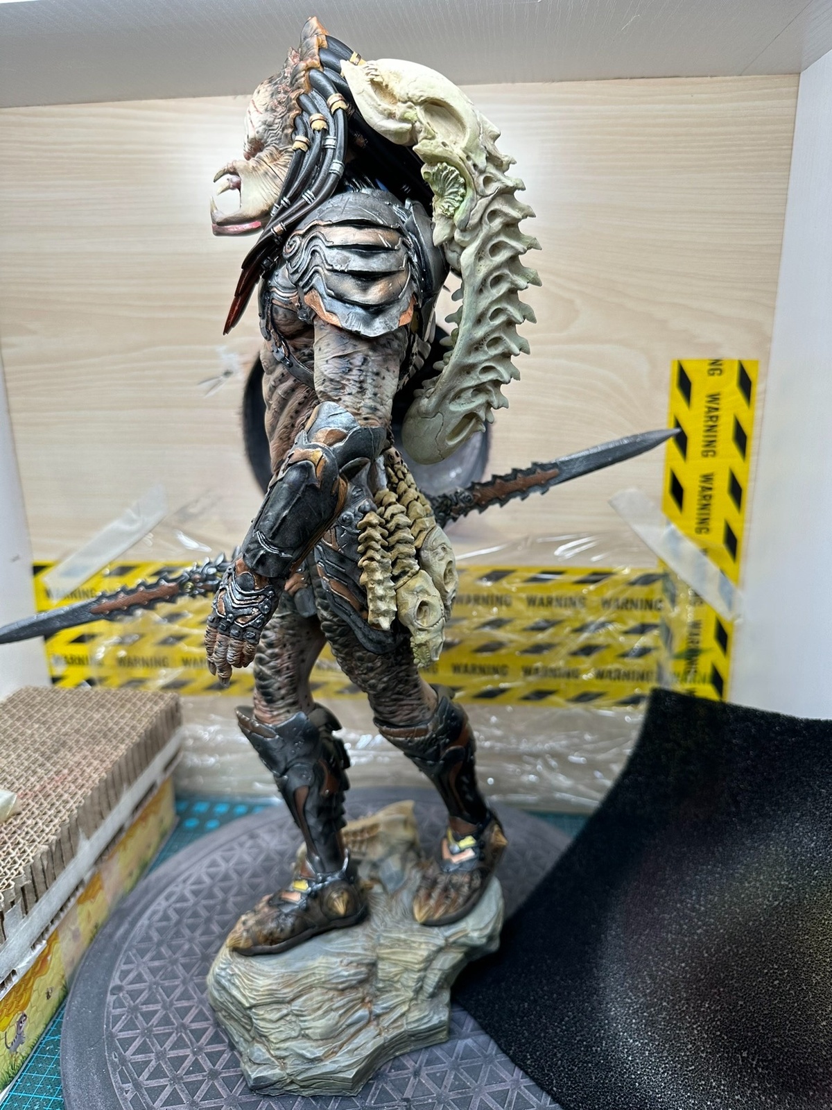 Narin Predator Statue Resin Figure Model Collectible Limited
