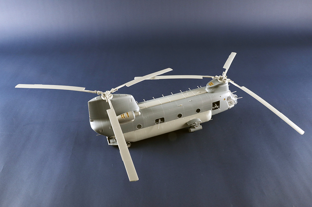 Trumpeter 05113 1:35 ACH-47A Armored Chinook Helicopter Gunship