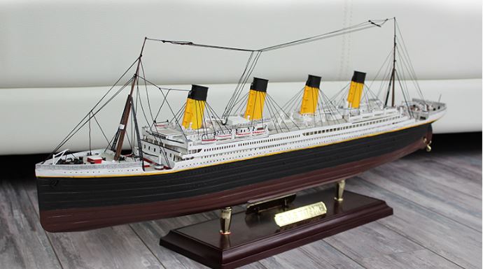 R.M.S TITANIC 1//550 ship HB model kit 81305