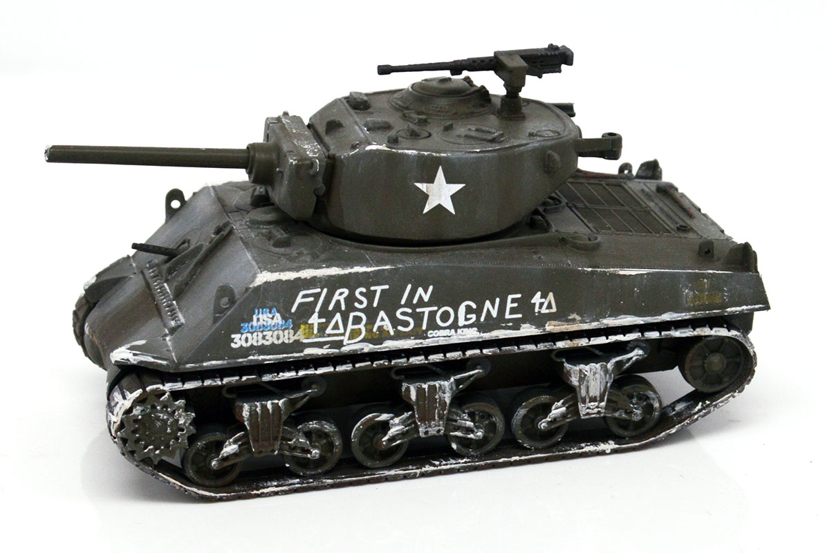 WWII M4A3E2 Jumbo Cobra King First in Bastogne 1/72 finished tank FloZ ...