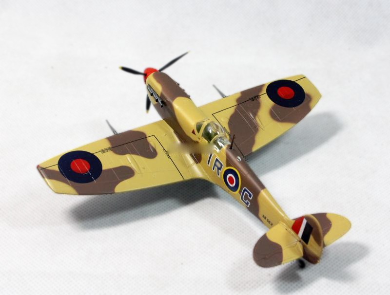 soporte V//Mintrop RAF 224th Wing 1943 listo modelo 1:72 Easy Model Spitfire Mk