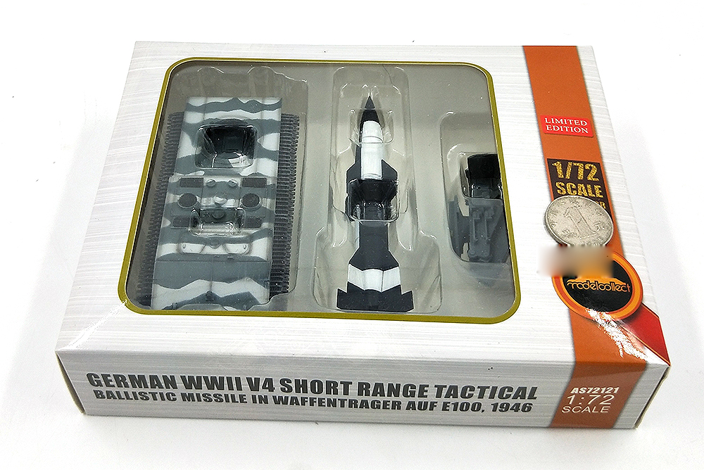 Modelcollect AS72121 German WWII V4 short range tactical ballistic missile in Wa