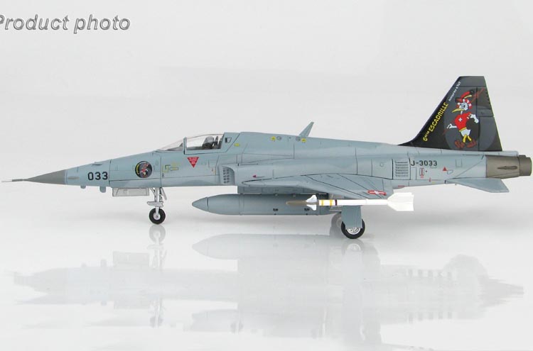 No271 1/72 Northrop F-5E Tiger Ⅱ No271 1/72 Northrop F-5E Tiger Ⅱ Amazon.com: Hobby Boss F