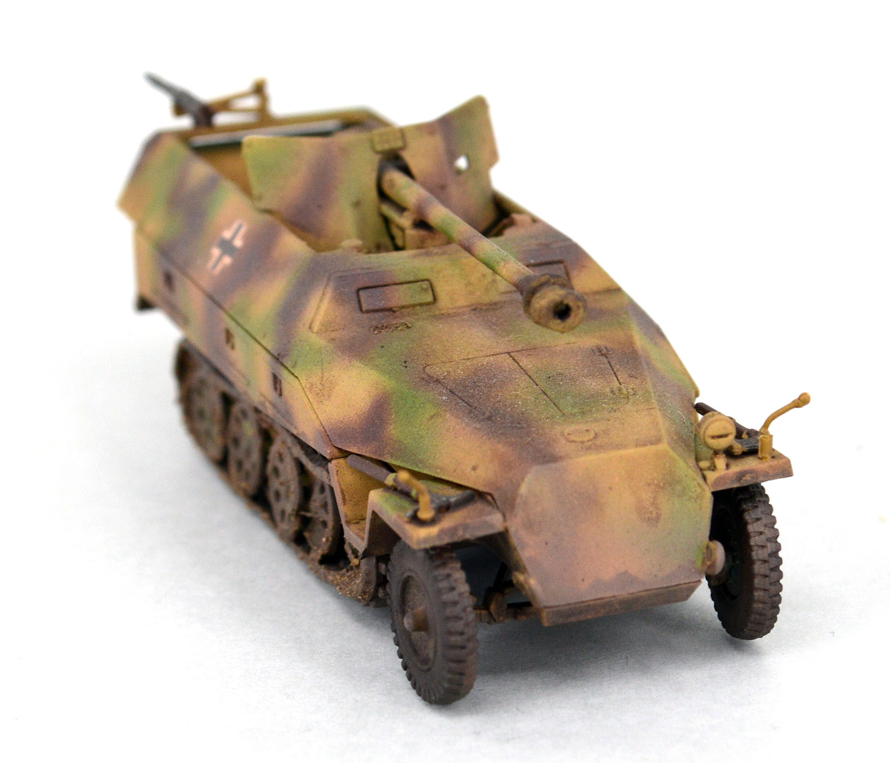 Toys WWII German Sd.Kfz.251/22 Ausf.d pak 40 half track FloZ 1/72