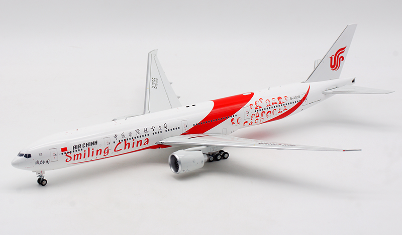 その他 Air China Boeing 777-300ER Smiling China Boeing Delivers 'Smiling Faces' 777 to Air China - Oct 30, 2012