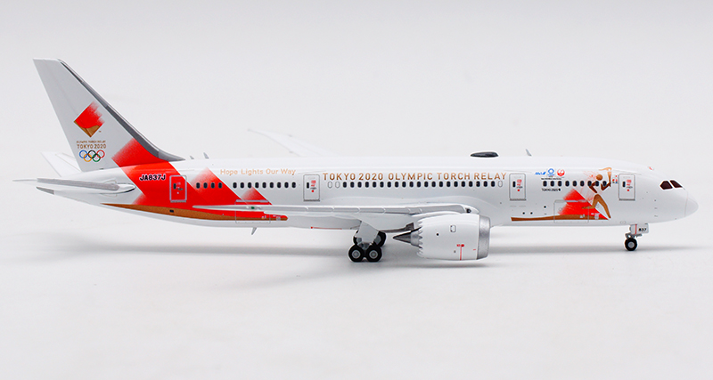 JCWings JAL BOEING 787-8 JA837J TOKYO 2020 OLYMPIC TORCH1/400