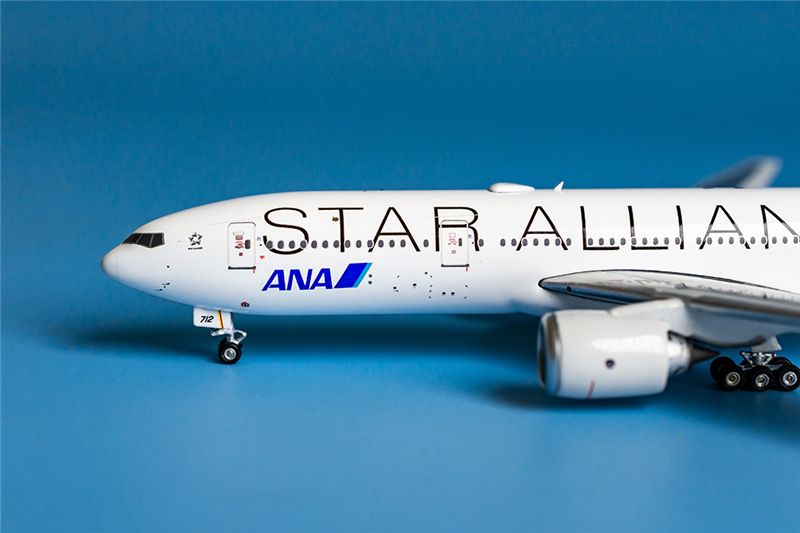 1/400 Phoenix All Nippon Airways ANA B777-281 JA712A STAR
