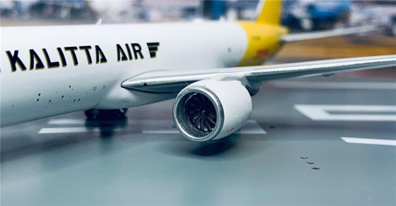 Phoenix DHL KALITTA AIR for Boeing 777-200 N772CK 1：400 plane Pre