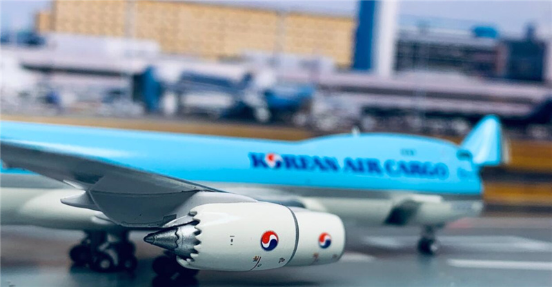JC Wings Korean Air Cargo Nose open For Boeing 747-8F HL7629 1:400