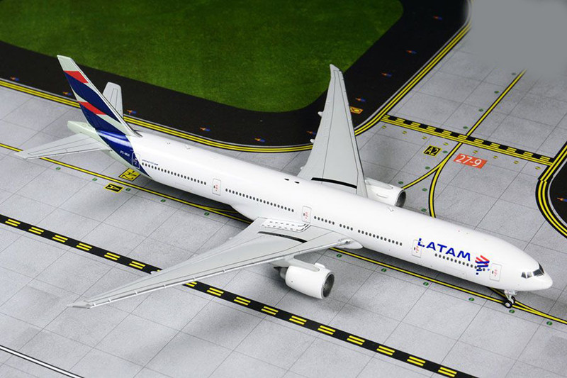 LATAM ラタム航空 B777-300ER 1/200 LATAM ラタム航空 B777-300ER 1/200