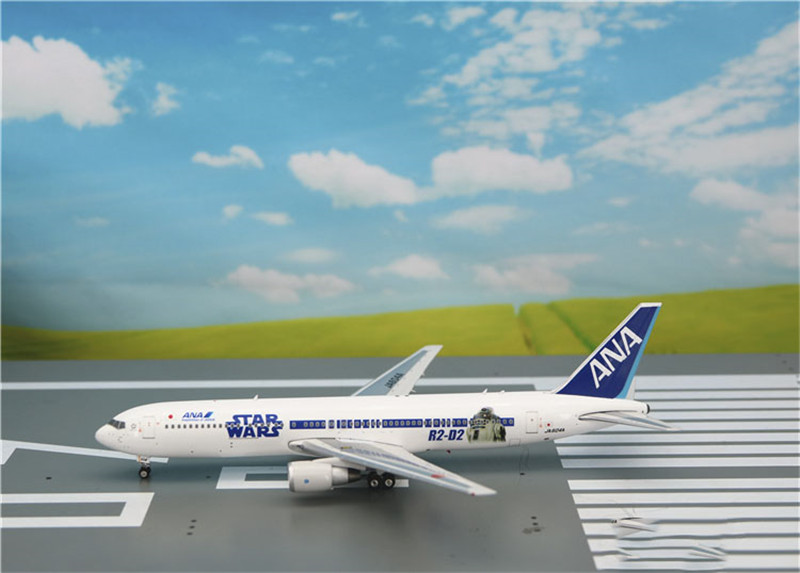 Phoenix ANA STAR WARS BB-8 & R2D2 for BOEING B767-300ER