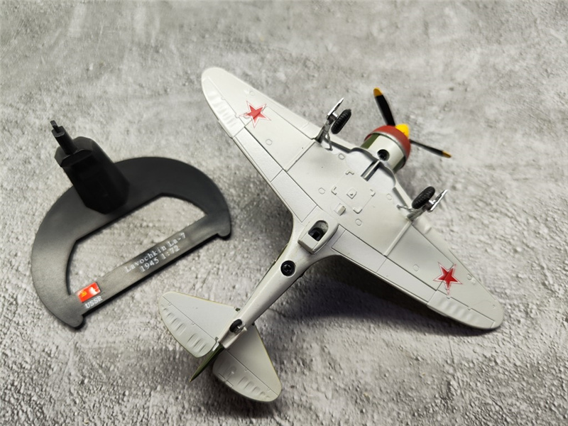 1/72 Diecast Alloy WWII Soviet Lavochkin La-7 Fighter Simulation Military Model 1/72 Diecast Alloy WWII Soviet Lavochkin La-7 Fighter Simulation Military Model