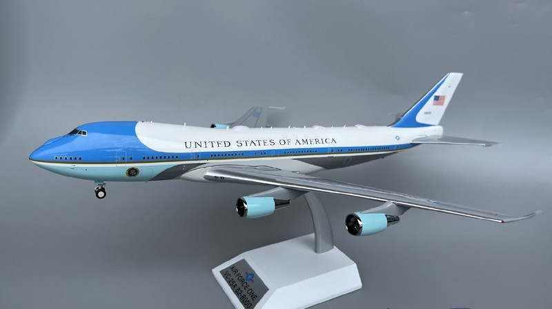 Boeing VC-32A 1/200 モデルプレーン $_12.JPG?set_id=880000500F