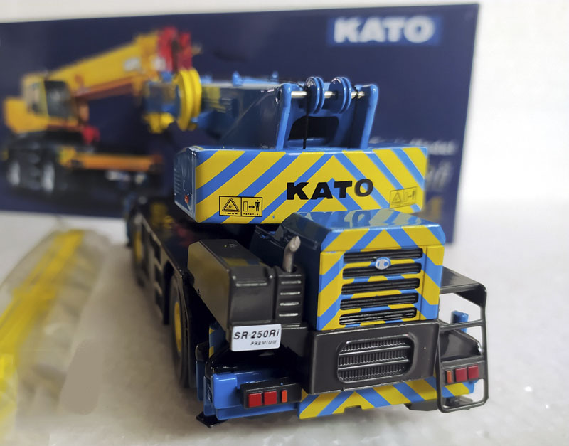 KATO SR250Ri 1/50ミニチュア Amazon.com: KATO Sr-250ri Crane Hoist Truck Yellow Version 1