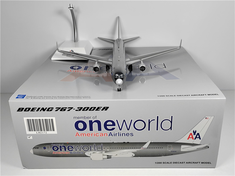 アメリカン航空 767-300ER N395AN 1/200 1:200 IF200 American Airlines Boeing 767-300 N395AN w/Stand