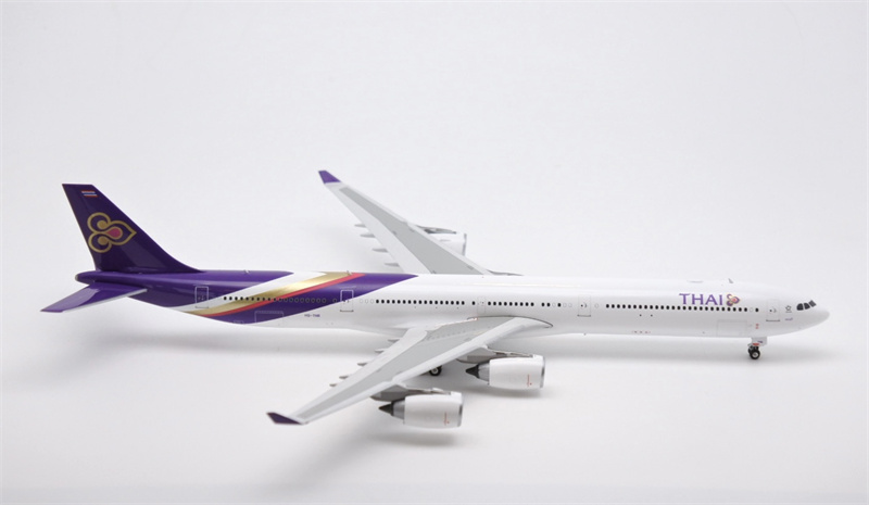 Phoenix THAI FOR AIRBUS A340-600 HS-TNB 1:400 DIECAST
