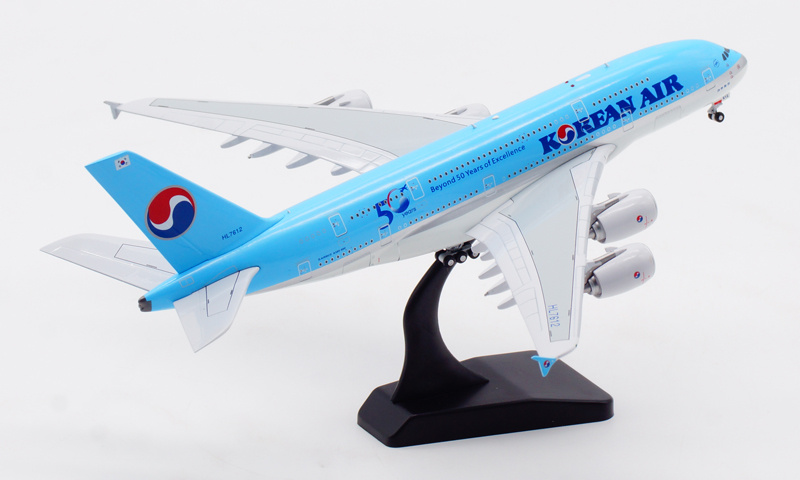Amazon.co.jp: 大韓航空 エアバスA380 1:200 モデルプレーン