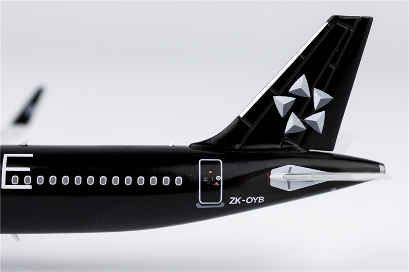 1/400 エバー航空 B16225 AIRBUS A321