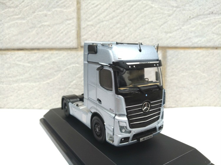 Mercedes Benz Actros 1/43スケール Mercedes Benz Actros 1844 & Trailer “Krone” in 1/43 scale by