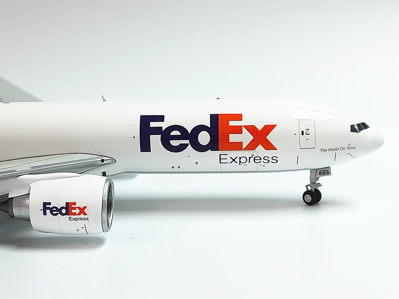 FedEx・Boeing777-200Fプラモデル s-l400.jpg