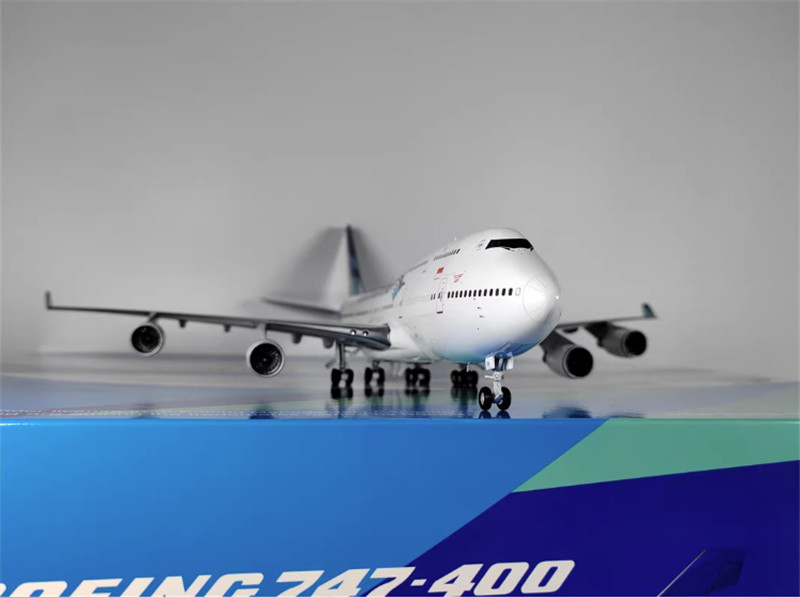 航空機・ヘリコプター Boeing 747-400 Garuda 1:500 DK4GIA001_1_grande.jpg?v=
