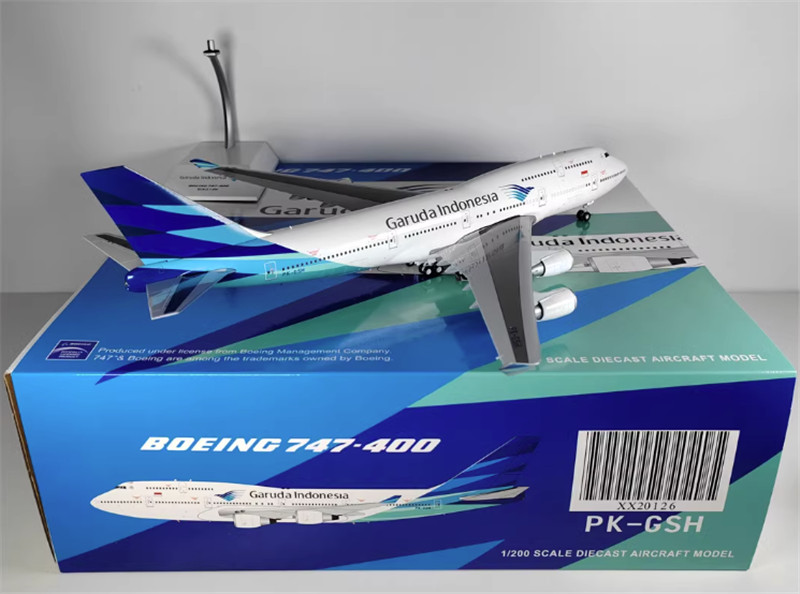 Garuda Indonesia 航空機モデル スタンド付き ee15f7c315cc3294.jpg