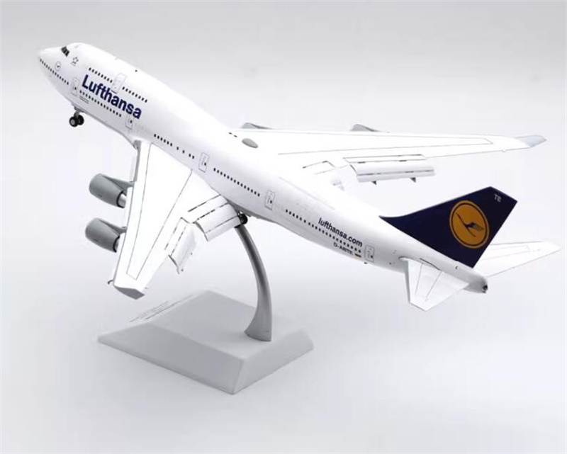 BOEING 747-400 AIRCRAFT W/FLAPS DOWN 