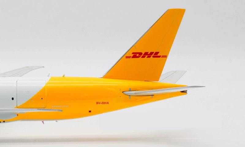 JC Wings Singapore Airlines for DHL for Boeing 777-200LRF 9V