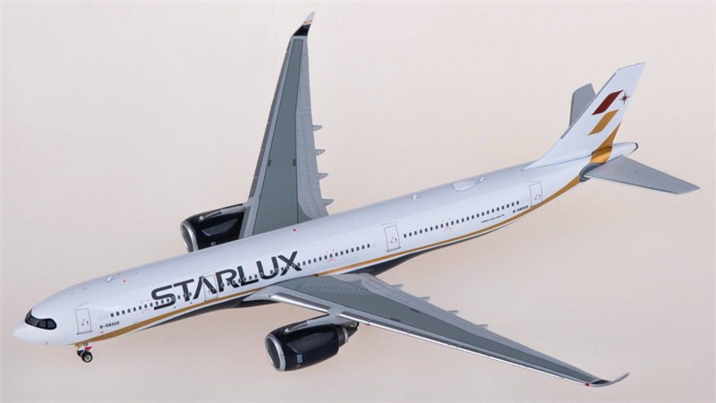 STARLUX A330-900neoスターラックス B-58305 ph for Phoenix for Starlux Airlines for Airbus A330-900neo B-58305 1