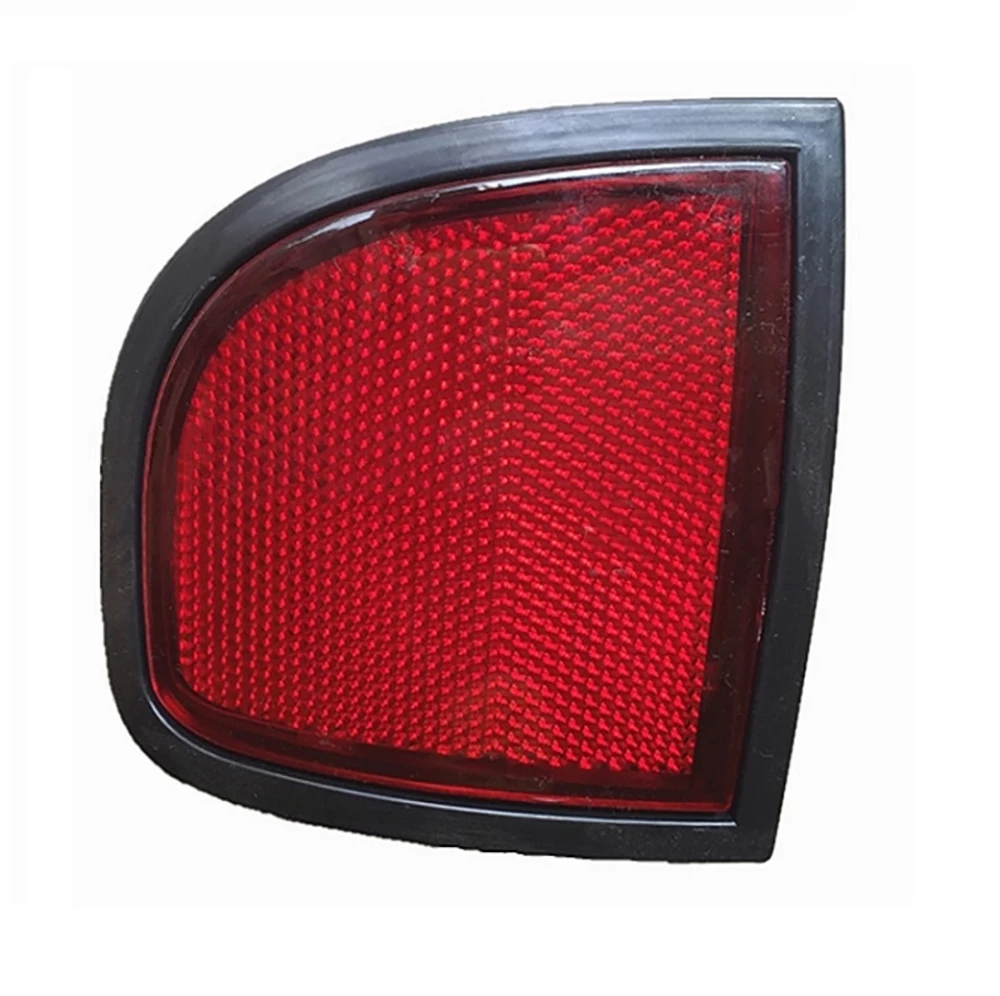 Mitsubishi L200 (2005+) Right Rear Retro-Reflector Light – Halogen – OE 8355A016