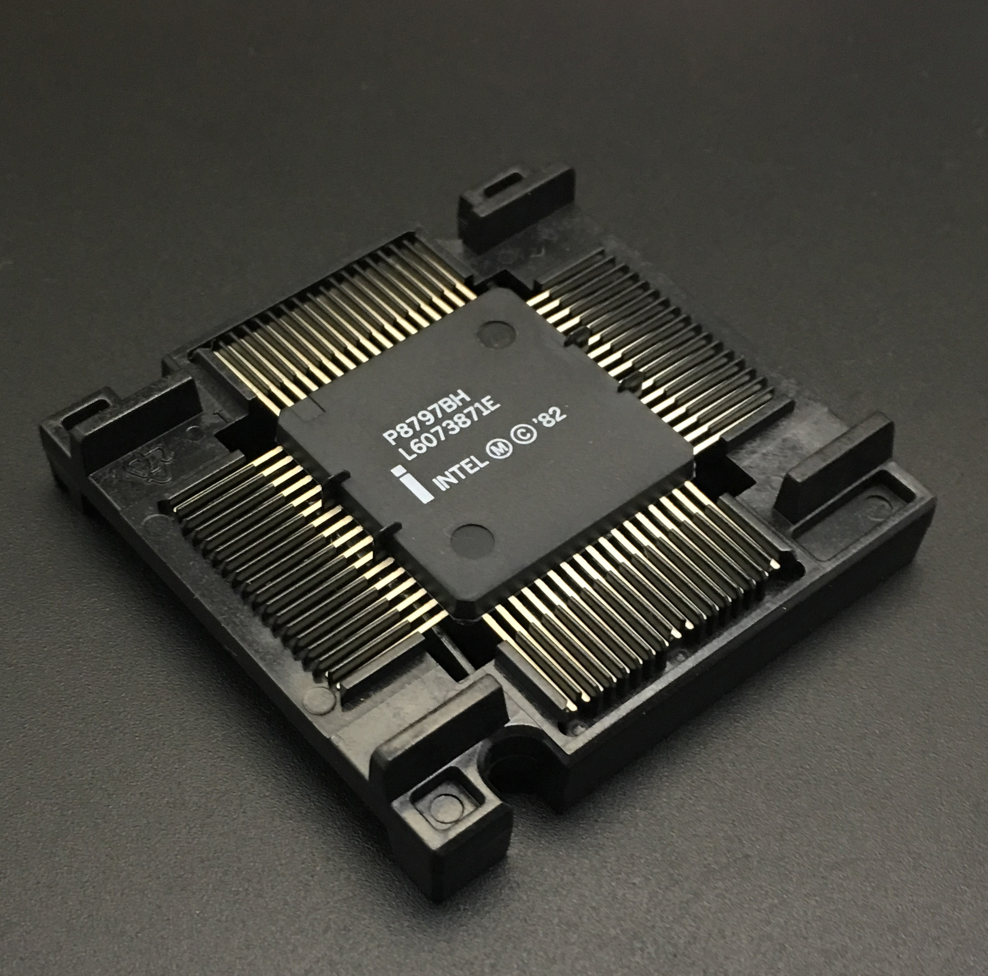 Intel P8797BH Microprocessor 8097 8KB OnChip EPROM MCS96