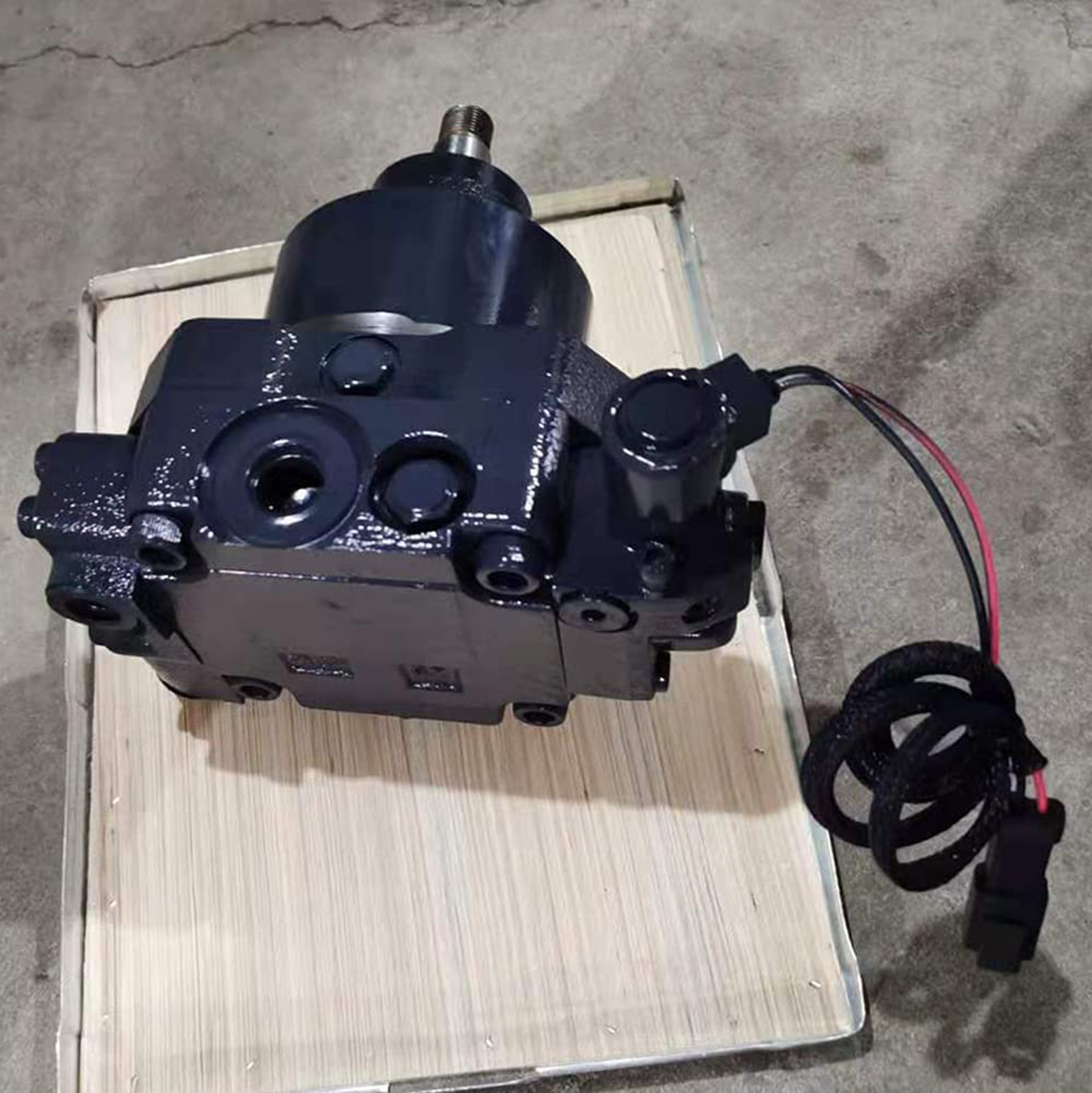 Fan Motor 708-7S-00352 For Komatsu D65EX-15/16 D65PX-15 D65WX-15