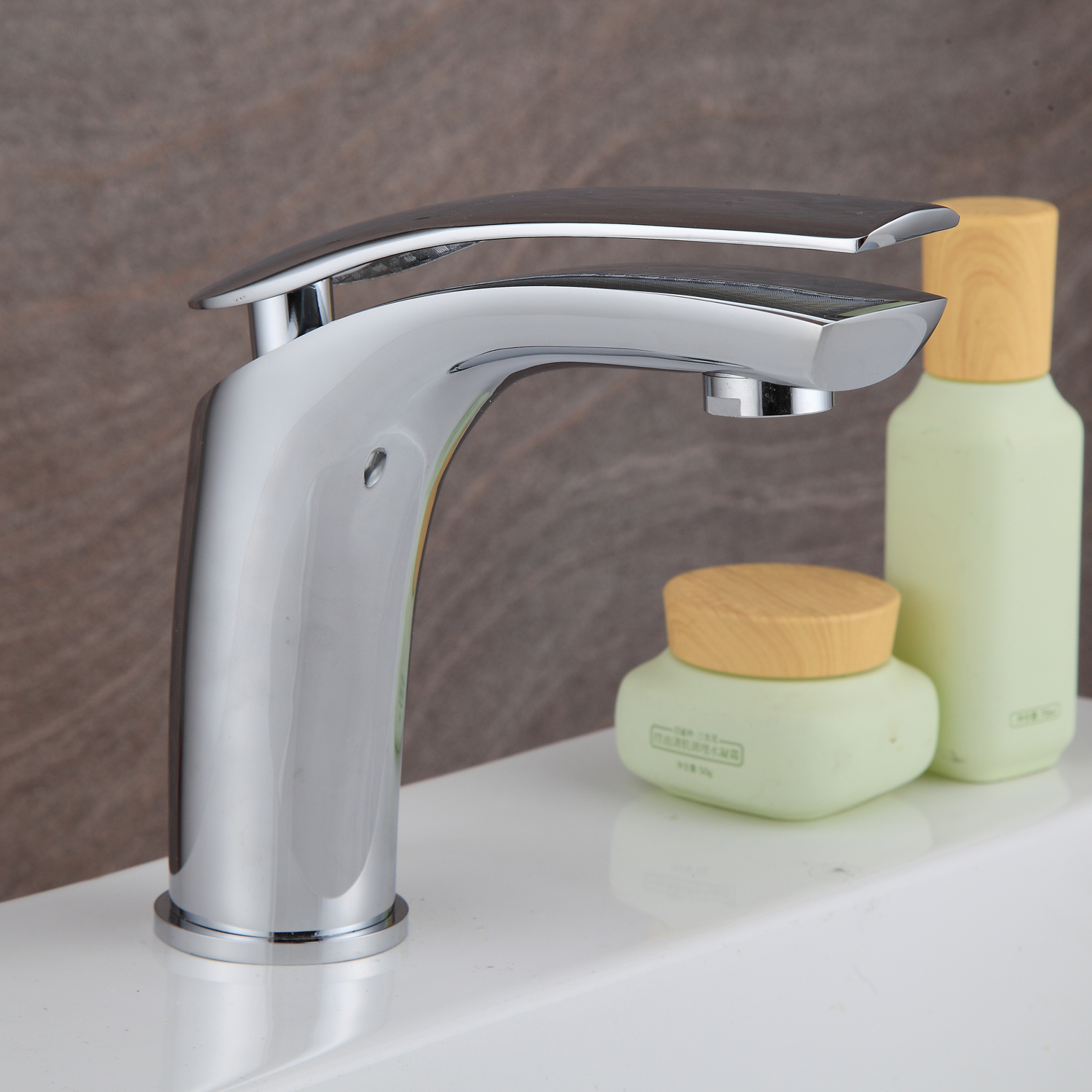 Chrom Wasserhahn Bad Waschbecken Mischbatterie Einhebelmischer Design