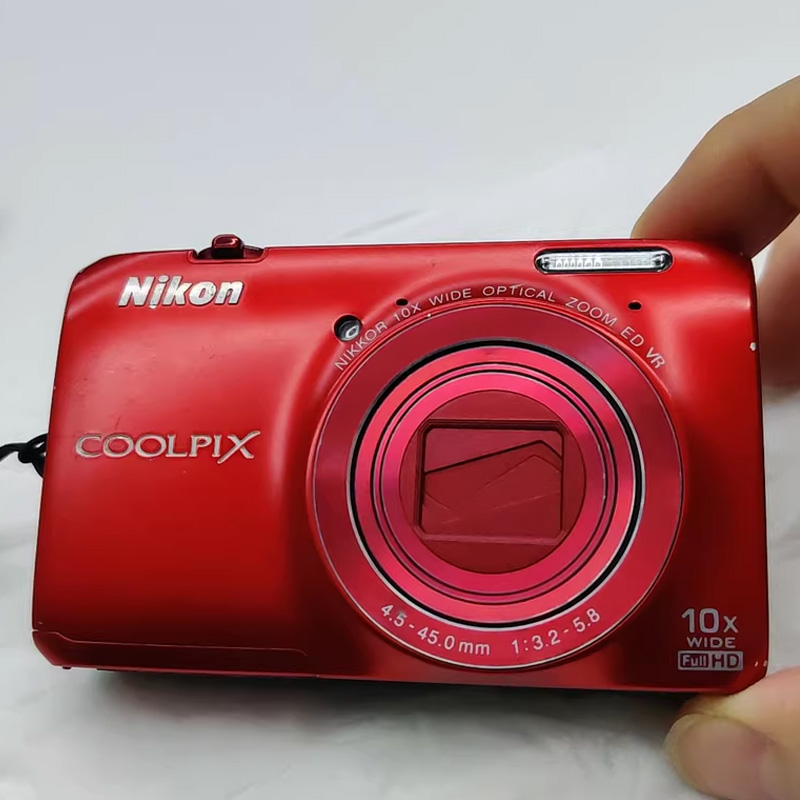 Nikon COOLPIX S6300 16.0MP Digital Camera 10X Optical Zoom w