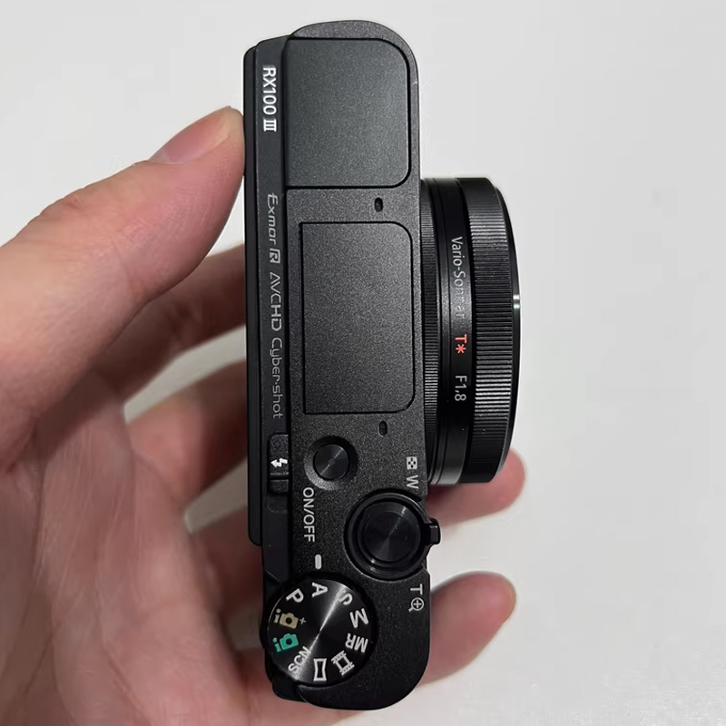 Sony Cyber-Shot DSC-RX100M3 20.1MP 2.9 x Optical Zoom Digital
