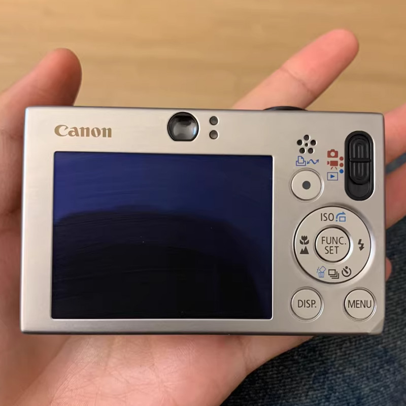Canon IXUS 70 Digital Camera 7.1MP 3X Optical CCD Vintage