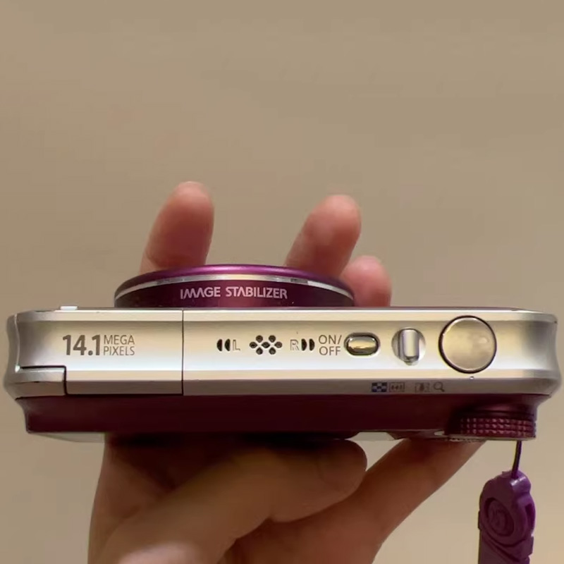 Canon PowerShot SX210IS 14.1 MP Digital Camera 14x Optical zoom