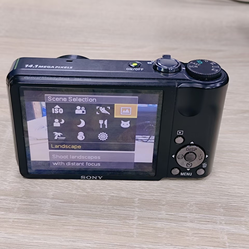 3254 Sony Cybershot H55 ブラック デジカメ Sony Cyber-shot DSC-H55 - Down the Road