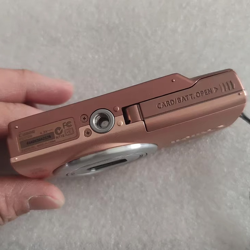 Canon PowerShot A4000 IS 16.0MP 8x zoom Digital Camera Pink
